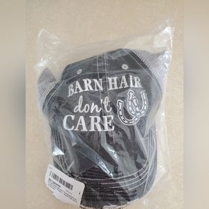 NWT Womens trucker hat